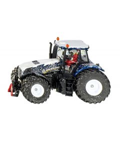 3220 Christmas tractor limited edition 1:32